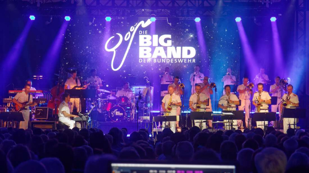 Große Christmasshow mit der Big Band der Bundeswehr featuring Markus